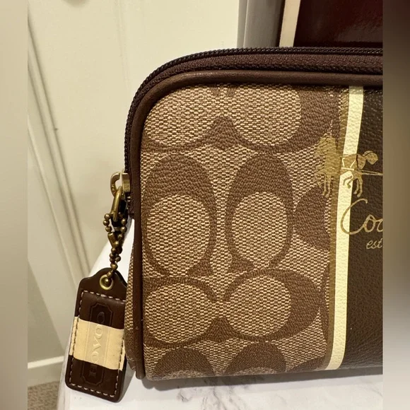 Pre owned Coach Cosmetic Bag - Picture 2 of 6